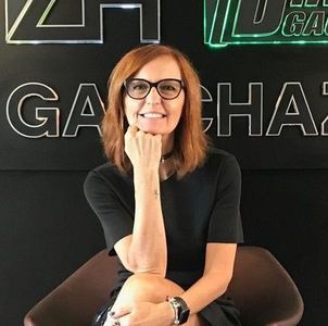 Claudia Praetzel: Dona de mim Claudia Praetzel: Dona de mim