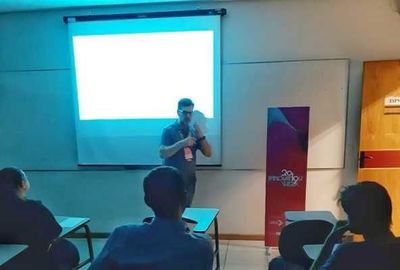 Cesar Paz ministra workshop Design de Interao  Innovation Week