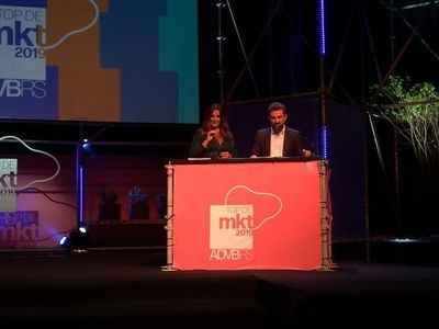 No Top de Marketing, Patti Leivas e Paulo Germano conduzem premiao