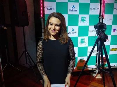 Fala, mercado: Sara Bodowsky Fala, mercado: Sara Bodowsky