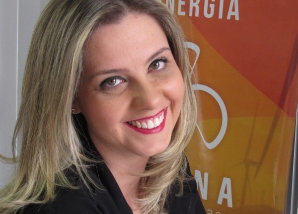 Cinco perguntas para Adriana Kuhn Cinco perguntas para Adriana Kuhn