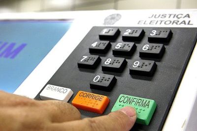 Fim da propaganda partidária gratuita na mídia é aprovado no Senado Fim da propaganda partidária gratuita na mídia é aprovado no Senado
