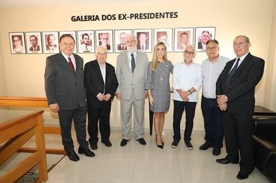 Em evento, Sindirádio reinaugura galeria de fotos de ex-presidentes Em evento, Sindirádio reinaugura galeria de fotos de ex-presidentes