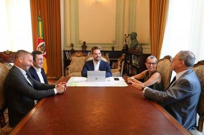 Governo do Estado e CMPC articulam ações sociais e investimentos Governo do Estado e CMPC articulam ações sociais e investimentos