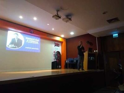 Pblico da Innovation Week aprende como se sobressair em um mercado competitivo 