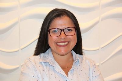 Tatiane Mizetti: Falando pelos cotovelos Tatiane Mizetti: Falando pelos cotovelos