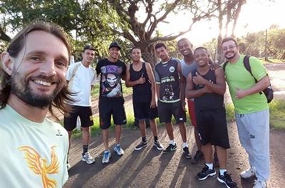 Estado tem equipe de corrida formada por coletores de lixo Estado tem equipe de corrida formada por coletores de lixo