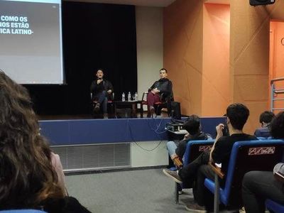 Leandro Demori: "Imprensa brasileira trabalha para a elite intelectual" Leandro Demori: "Imprensa brasileira trabalha para a elite intelectual"