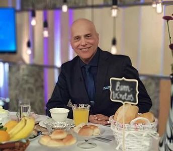 'Entre Amigos' retorna à programação da Band TV, após período de reprises 'Entre Amigos' retorna à programação da Band TV, após período de reprises