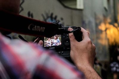 Estudante homenageia fotógrafos com pauta sobre o Dia da Fotografia Estudante homenageia fotógrafos com pauta sobre o Dia da Fotografia
