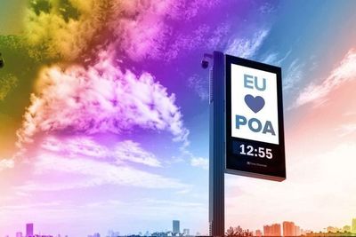 Clear Channel convida porto-alegrenses a enviarem artes para serem usadas em relógios de rua Clear Channel convida porto-alegrenses a enviarem artes para serem usadas em relógios de rua