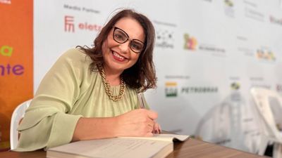 Livro da jornalista Soraia Hanna busca analisar bastidores da gesto comunicacional